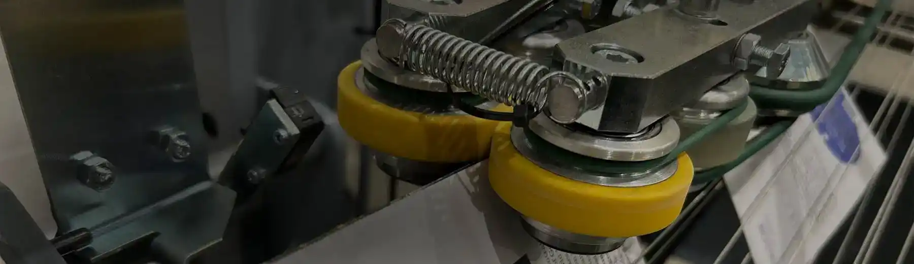 Smart-binder page folder roller detail